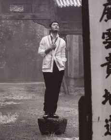 精选黄晓明(Huang Xiaoming)在2009《时尚芭莎》中的图册
